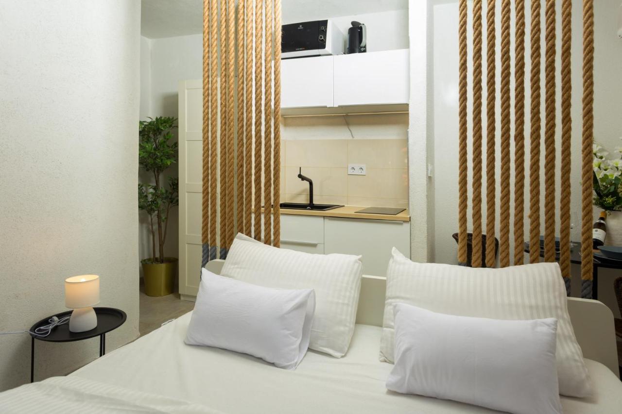 Apartment And Studios Happy Place Hvar Town Eksteriør bilde
