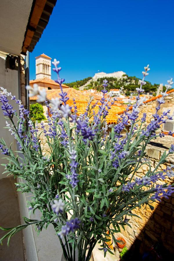 Apartment And Studios Happy Place Hvar Town Eksteriør bilde