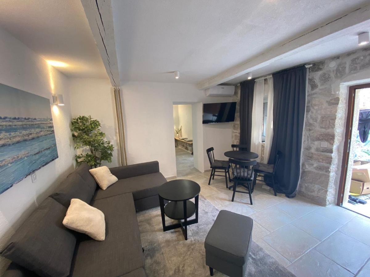 Apartment And Studios Happy Place Hvar Town Eksteriør bilde