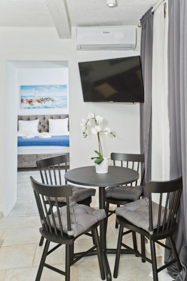 Apartment And Studios Happy Place Hvar Town Eksteriør bilde