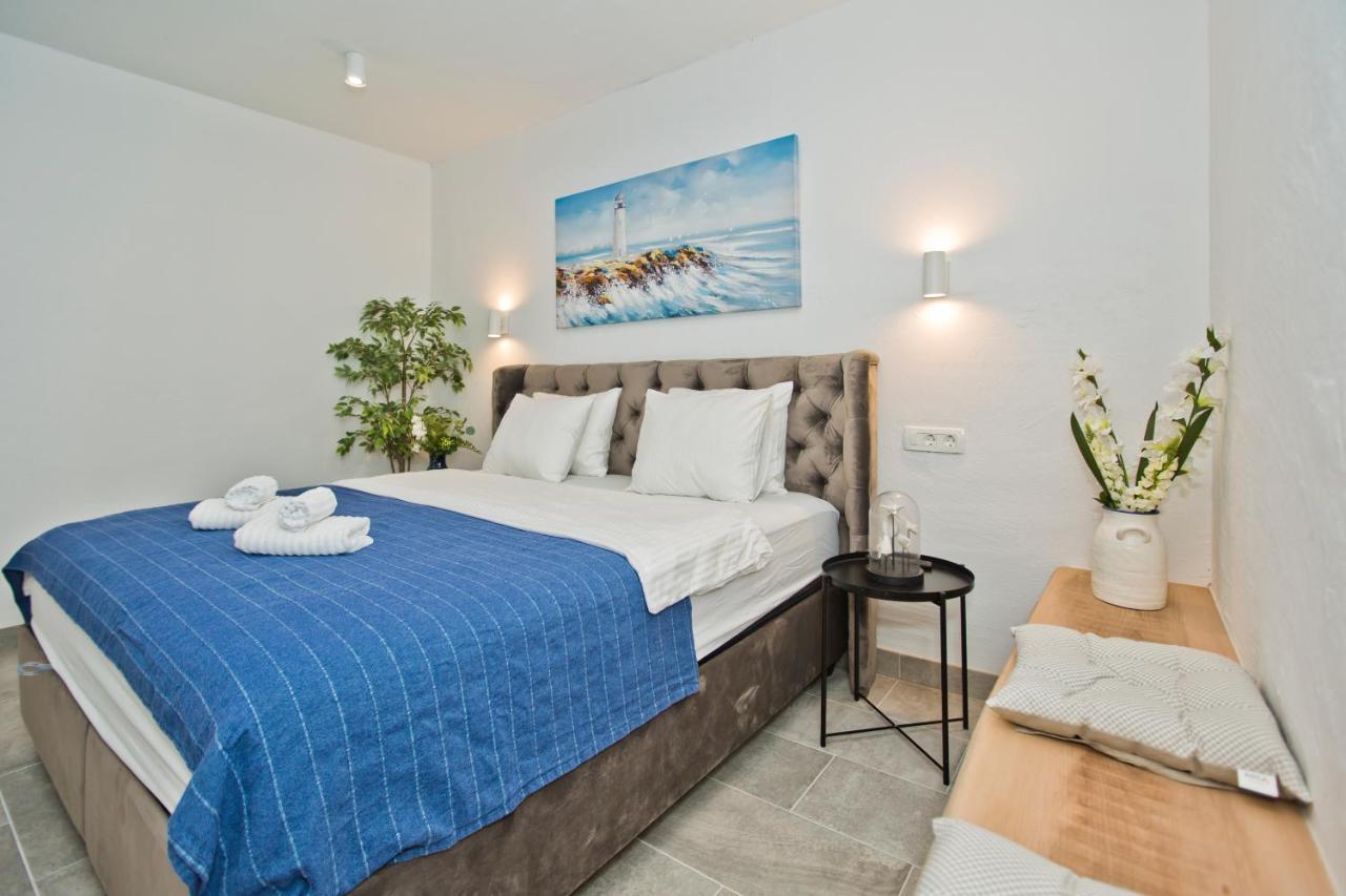Apartment And Studios Happy Place Hvar Town Eksteriør bilde