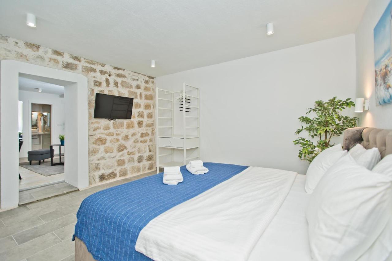 Apartment And Studios Happy Place Hvar Town Eksteriør bilde
