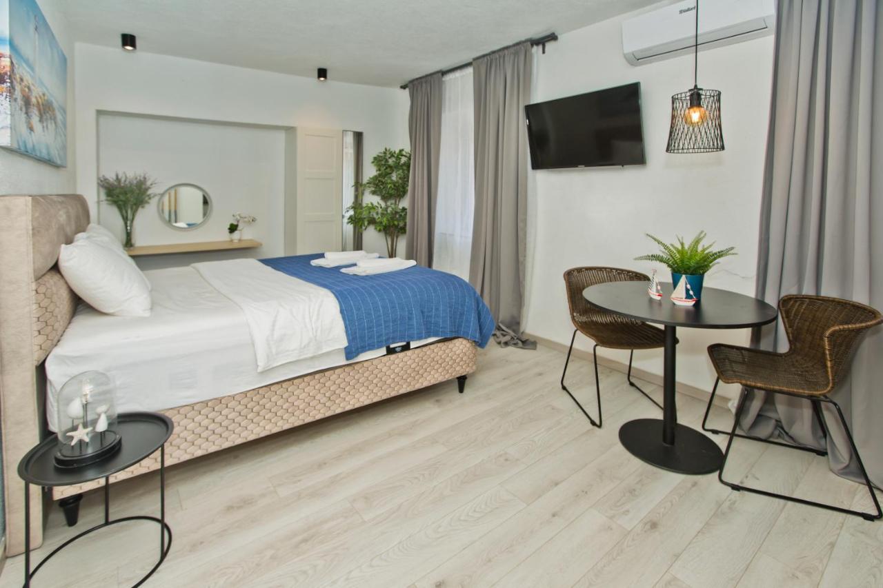Apartment And Studios Happy Place Hvar Town Eksteriør bilde